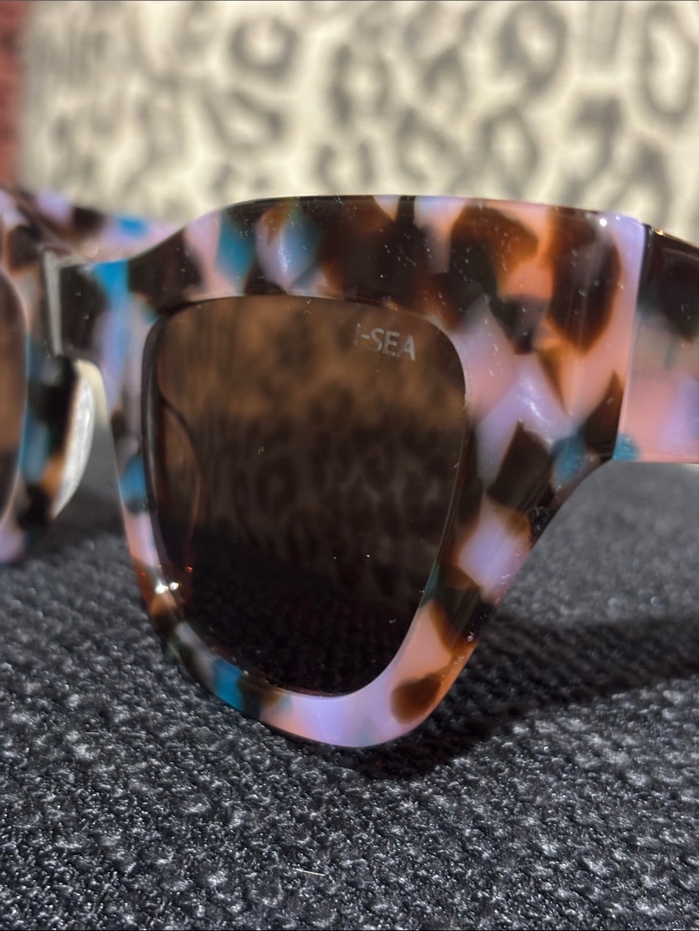 I-SEA X Free People Decker sunnies in unicorn multicolored cat eye frame - Picture 5 of 11